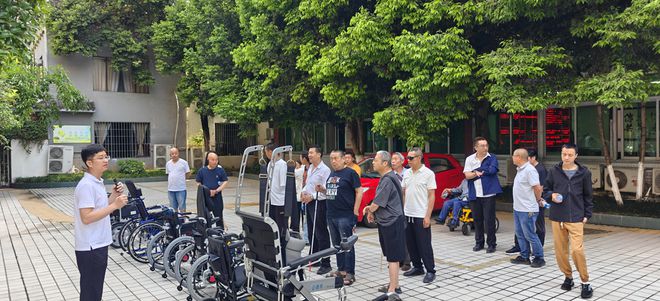 科技助残传递温暖 德阳举办残疾人基本型辅助器具科普活动(图1)