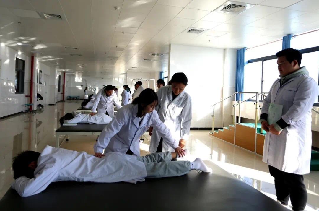 西安医专：【康复治疗技术】聚焦医学康复成就健康人生(图1)