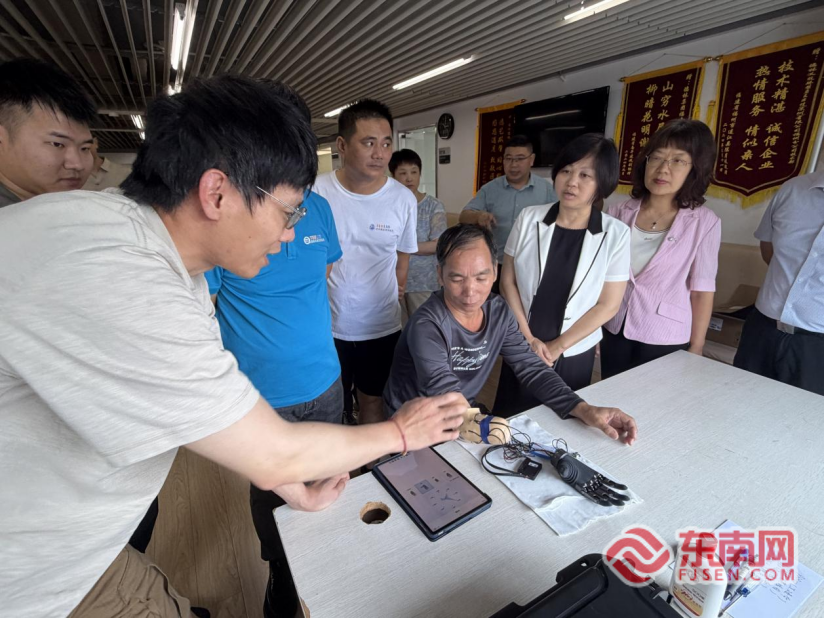 福建省委省政府为民办实事项目——智能仿生假肢适配惠及首批受助群众(图1)
