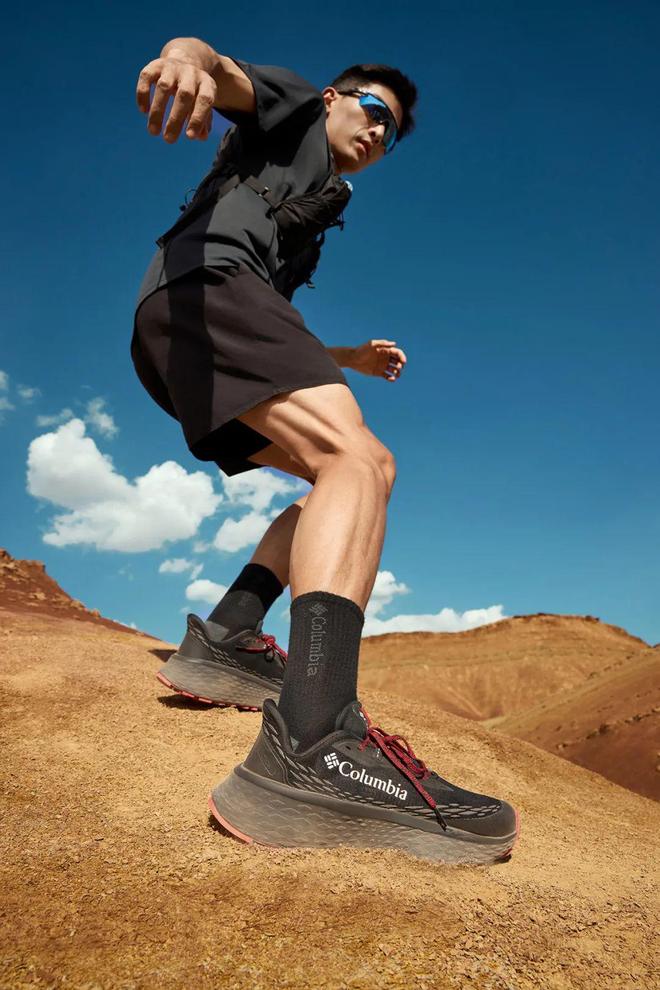 幺妹峰北壁国人首度登顶； “越野跑大神”食毒菌身亡 犀牛说(图12)