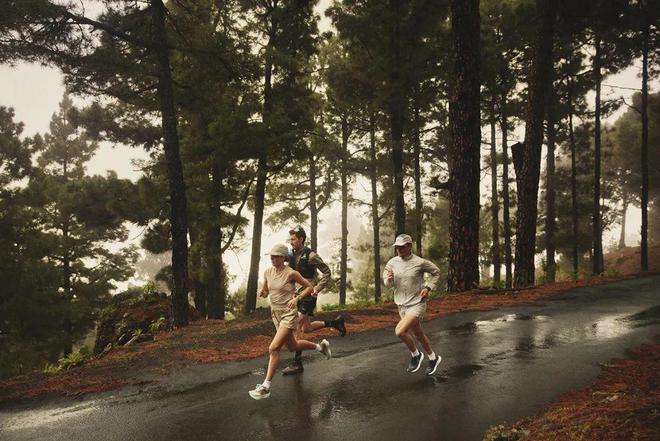 幺妹峰北壁国人首度登顶； “越野跑大神”食毒菌身亡 犀牛说(图21)