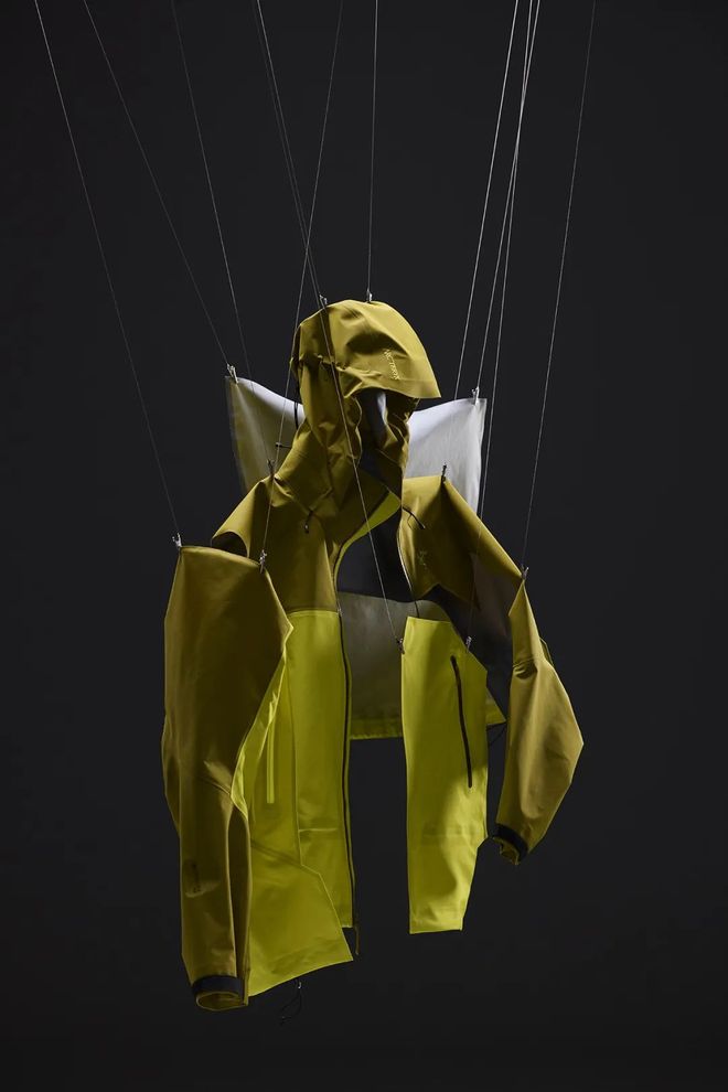 幺妹峰北壁国人首度登顶； “越野跑大神”食毒菌身亡 犀牛说(图16)