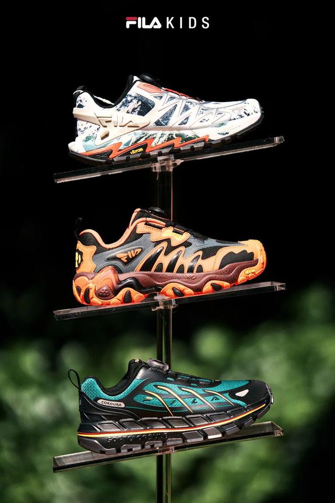 幺妹峰北壁国人首度登顶； “越野跑大神”食毒菌身亡 犀牛说(图36)