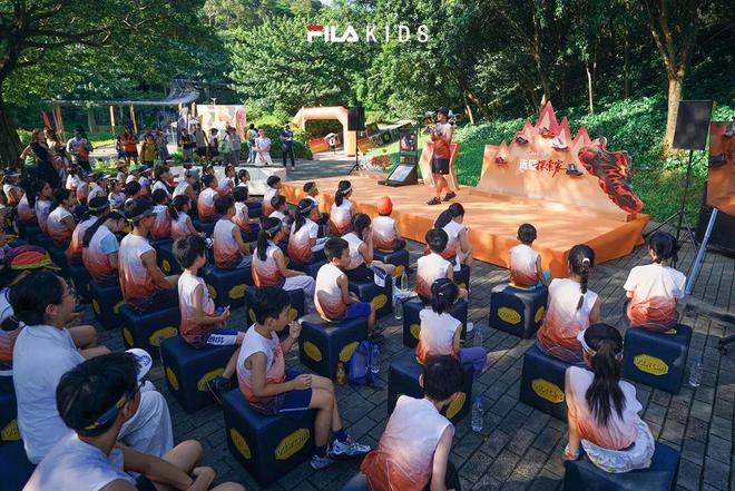 幺妹峰北壁国人首度登顶； “越野跑大神”食毒菌身亡 犀牛说(图35)