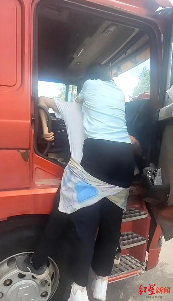 舍不得多买氧气罐离世的河南卡友已下葬三年前结发妻子离世留下重组家庭的6个孩子(图7)