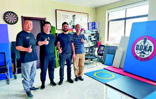 烽火再燃｜深耕运动防护小众赛道产品远销海外！他把垫子“卷”成国际爆款