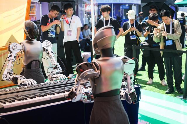 外滩大会上“秀绝活”机器人离我们的生活还有多远？(图9)