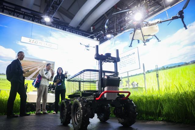 外滩大会上“秀绝活”机器人离我们的生活还有多远？(图14)