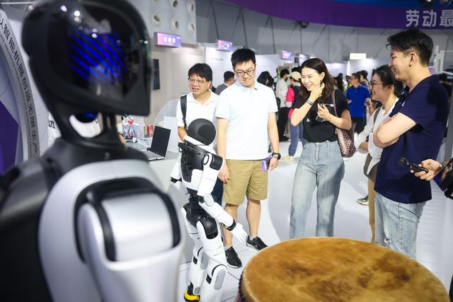 外滩大会上“秀绝活”机器人离我们的生活还有多远？(图26)
