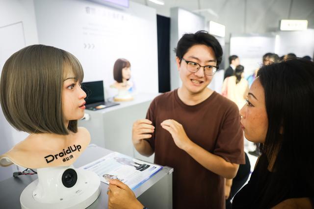 外滩大会上“秀绝活”机器人离我们的生活还有多远？(图24)