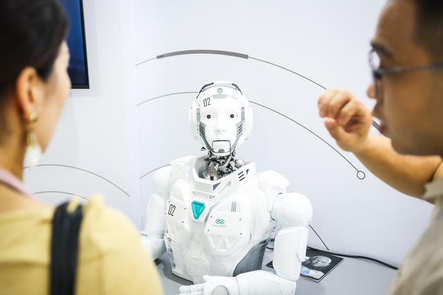 外滩大会上“秀绝活”机器人离我们的生活还有多远？(图23)