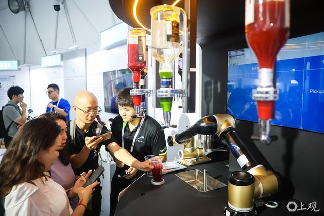 外滩大会上“秀绝活”机器人离我们的生活还有多远？(图34)