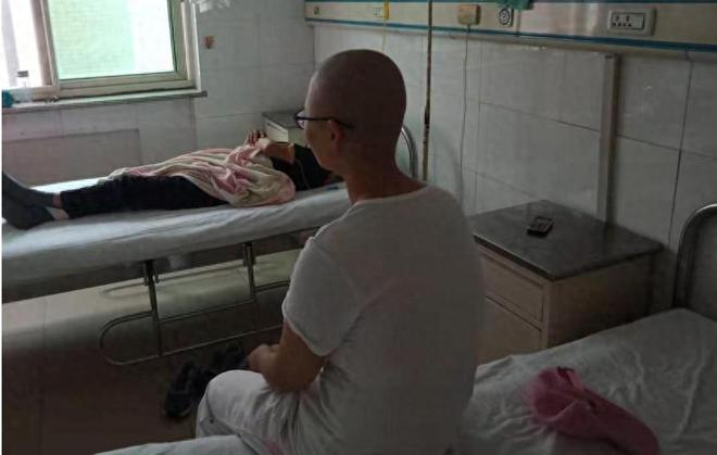 2012年河北女孩7年花200万抗癌亲友劝放弃怒道：我凭啥该死