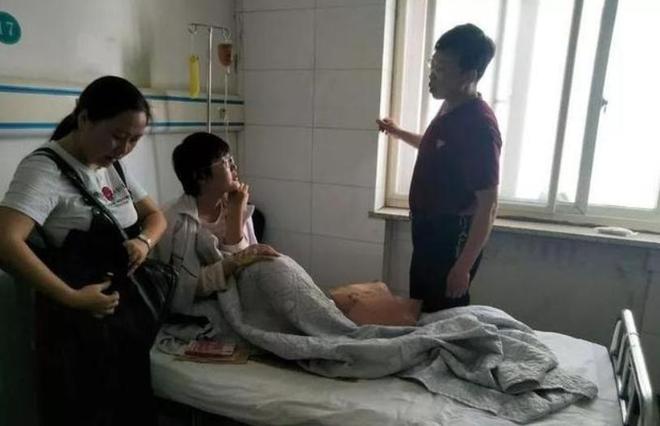 2012年河北女孩7年花200万抗癌亲友劝放弃怒道：我凭啥该死(图11)