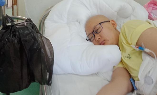 2012年河北女孩7年花200万抗癌亲友劝放弃怒道：我凭啥该死(图6)