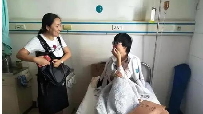 2012年河北女孩7年花200万抗癌亲友劝放弃怒道：我凭啥该死(图12)