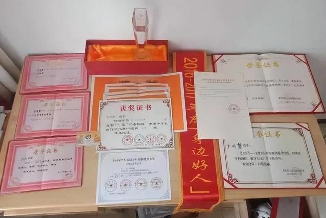 2012年河北女孩7年花200万抗癌亲友劝放弃怒道：我凭啥该死(图25)