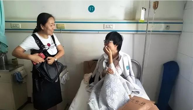 2012年河北女孩7年花200万抗癌亲友劝放弃怒道：我凭啥该死(图26)