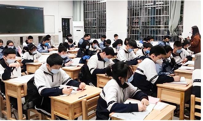 2012年河北女孩7年花200万抗癌亲友劝放弃怒道：我凭啥该死(图32)