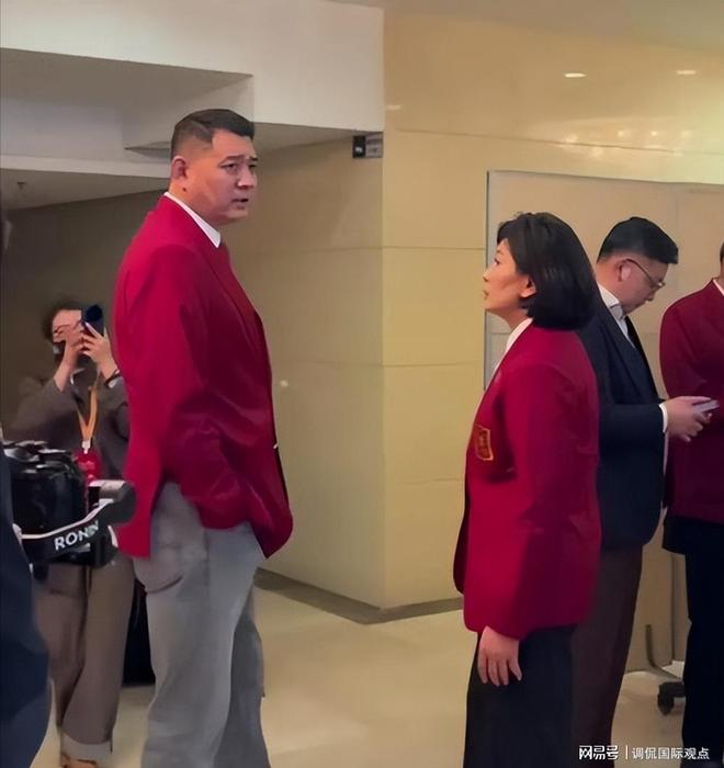 女篮名将李昕与巩晓彬分手后嫁知识分子又离婚如今单身无儿女