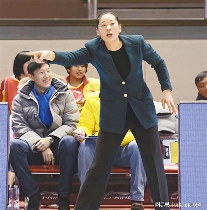 女篮名将李昕与巩晓彬分手后嫁知识分子又离婚如今单身无儿女(图7)