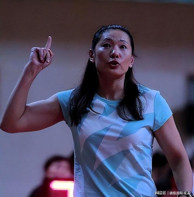 女篮名将李昕与巩晓彬分手后嫁知识分子又离婚如今单身无儿女(图14)