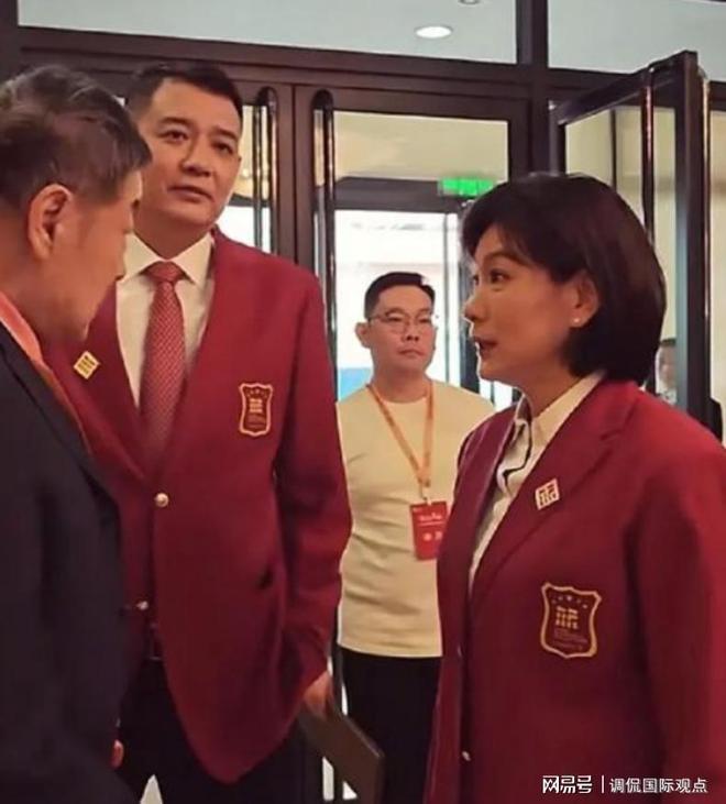 女篮名将李昕与巩晓彬分手后嫁知识分子又离婚如今单身无儿女(图21)