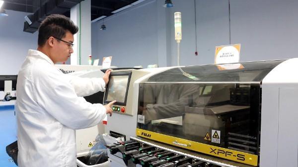 淮滨：天冷催热“暖经济” 智能发热产品订单暴涨