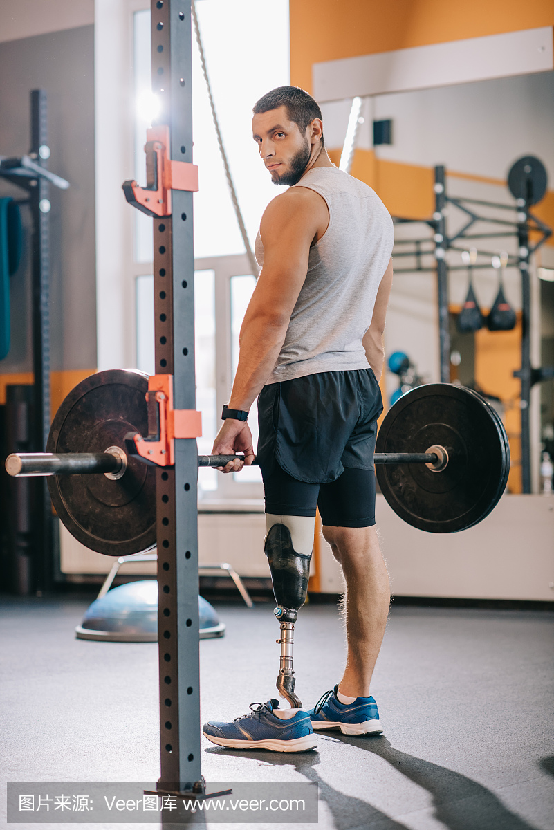 32岁残疾运动员胡玉涛首战全国残运会勇夺三金一银 成都小伙打破纪录创造奇迹